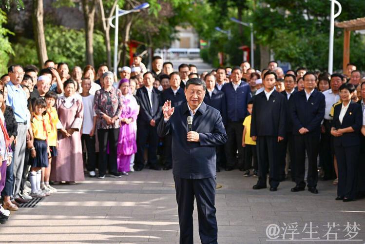 习近平:民族特色兼具古朴与时尚 习近平:民族特色兼具古朴与时尚